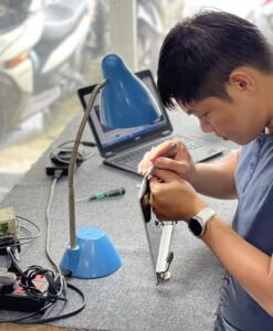 Sửa bản lề laptop bị bung, gãy..